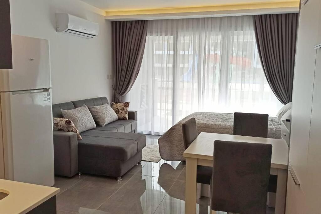 Daire Courtyard Long Beach, северный кипр, бассейн, терраса, 500м от моря *